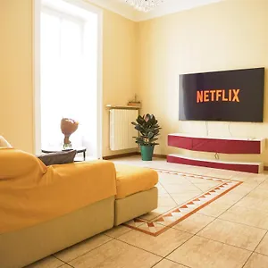  Apartamento Wonderful Downtown Apartment-hd Netflix, King-size Bed, Two Minutes' Walk From Metro Italia
